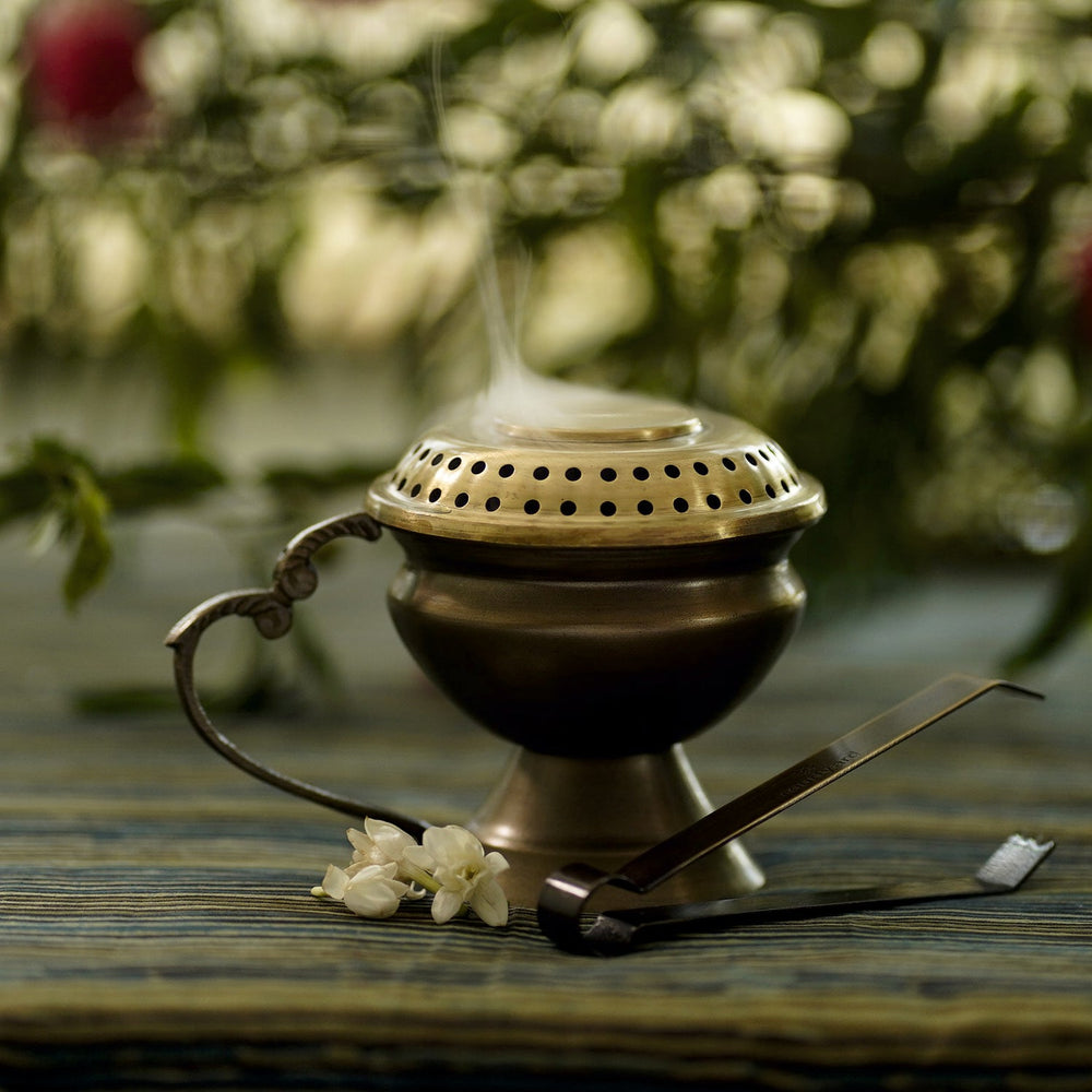 AJMERI FUMER with TONG