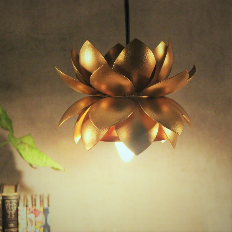 SAROVER HANGING GOLD LAMP & FITTING
