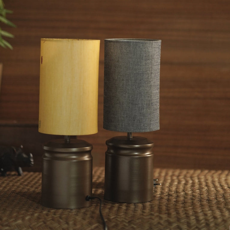 VANDE TABLE LIGHT with YELLOW TEXTURE SHADE