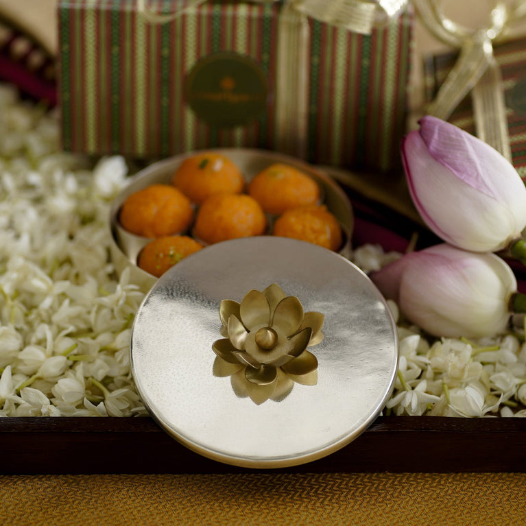 SUNEHERI SHUBHA SAMAGRIDAN (GIFT BOX)